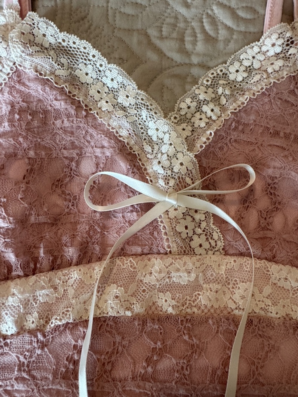 ROMWE Pink Lace Crop Cami with Cream Trim - Picture 2 of 3